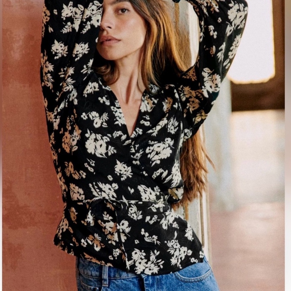 NWOT Sezane Dafne Blouse 2